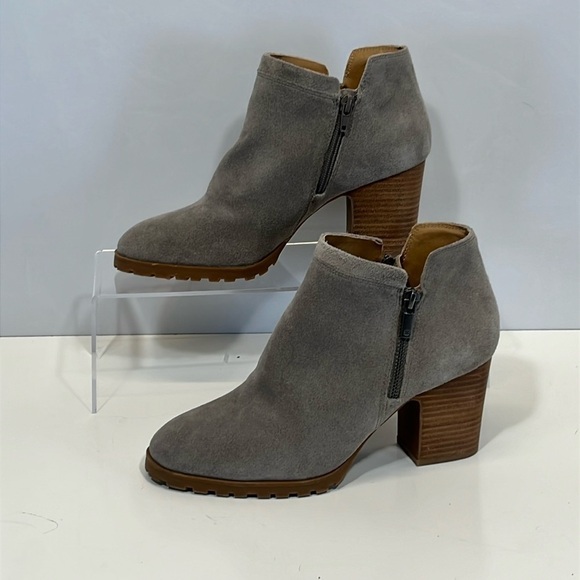 Lucky Brand Noryn Boot Womens US 9 Eu 40 Gray Suede Side Zip - Picture 1 of 15
